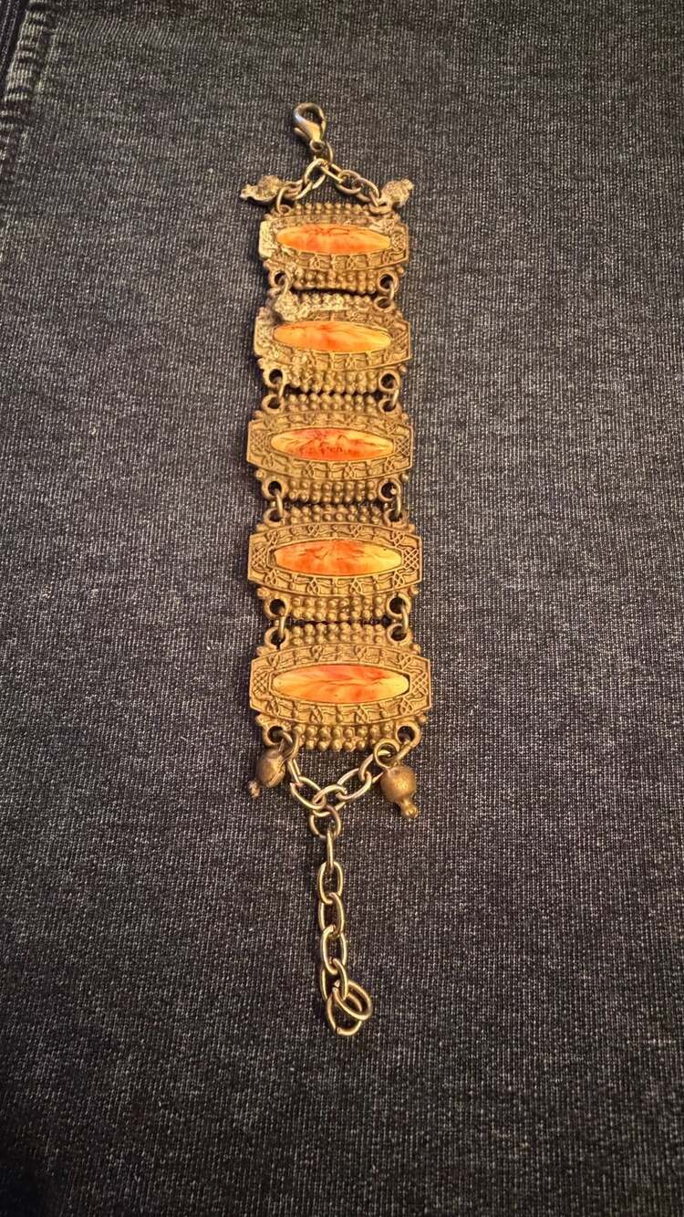 Vintage Gold-Tone Ornate Filigree Link Bracelet with Faux Coral Cabochons